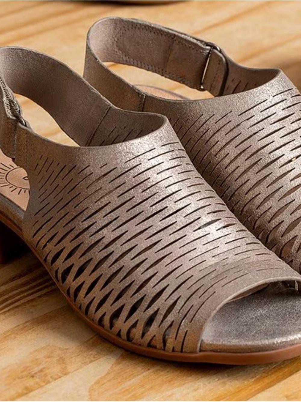 Brioso Mercer Metallic Leather Sandals Pewter Size 5.5 - Picture 8 of 11